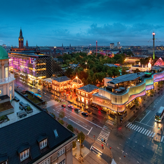 Evening Run – Sunset & City Lights